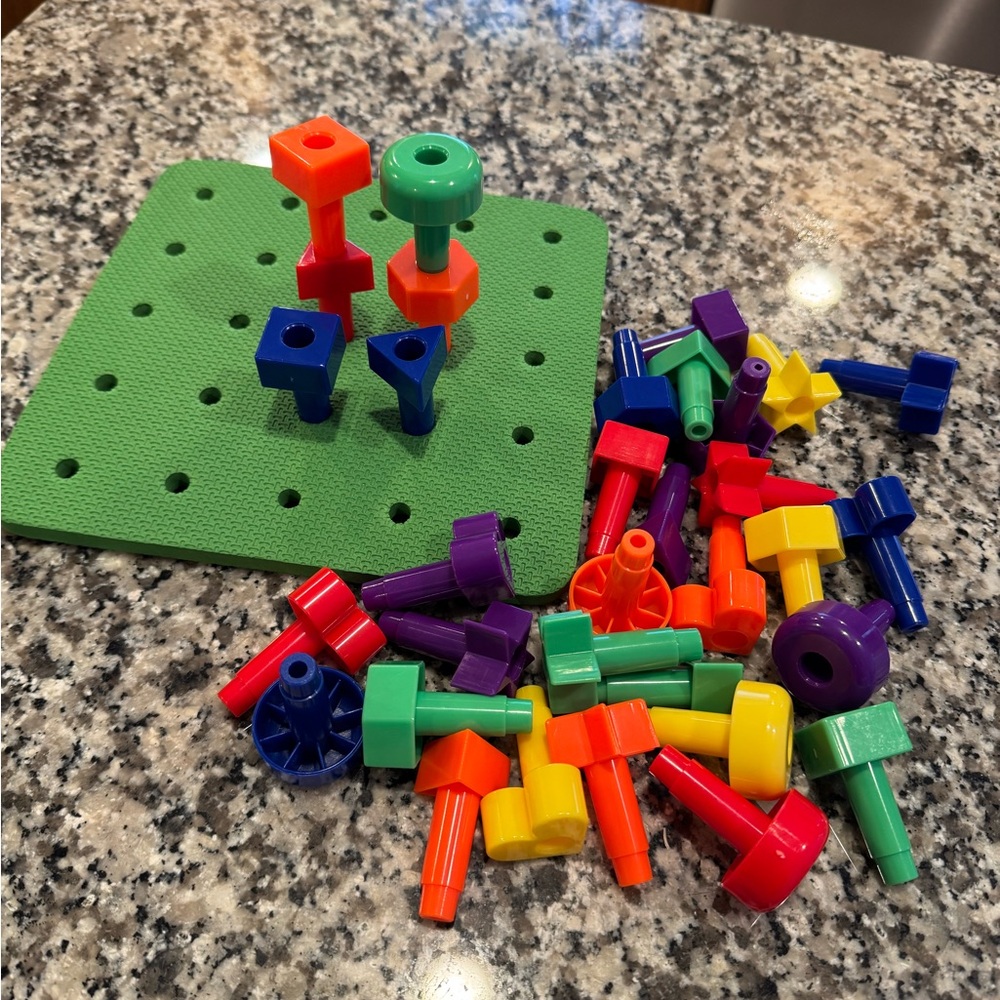 Kids Pegboard Building Set - Multicolor Plastic Connectors